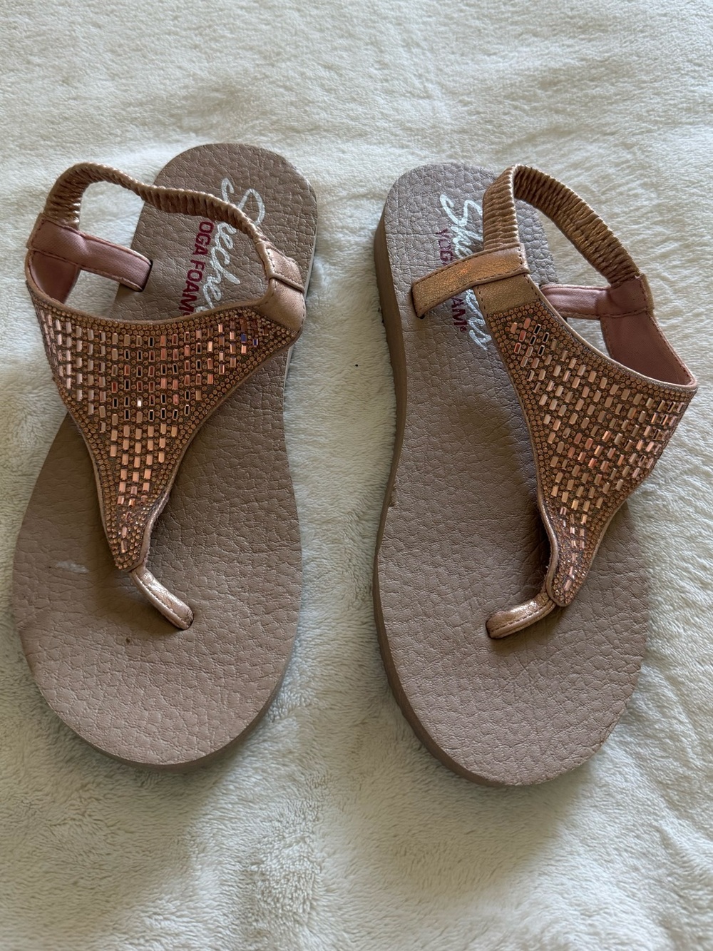 Skechers Women’s Rose Metallic Beaded Yoga Foam T-Strap Sandals
